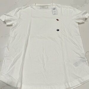 NWT- Abercrombie and Fitch soft tee, men’s size small